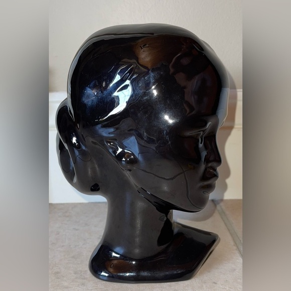 Vintage Retro 1980’s  Black Ceramic Low Bun Woman - Picture 1 of 7